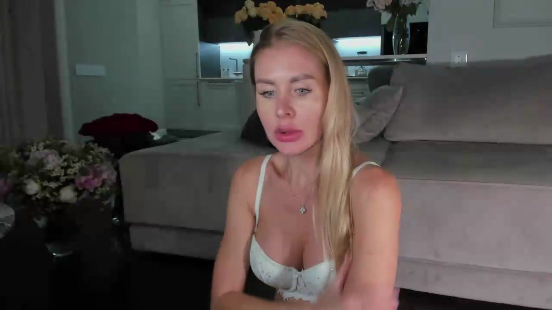 Gallery image thumbnail from Smart_Cat's myfreecams stream on, 05/26/2026, 02:07 image 10 of 20