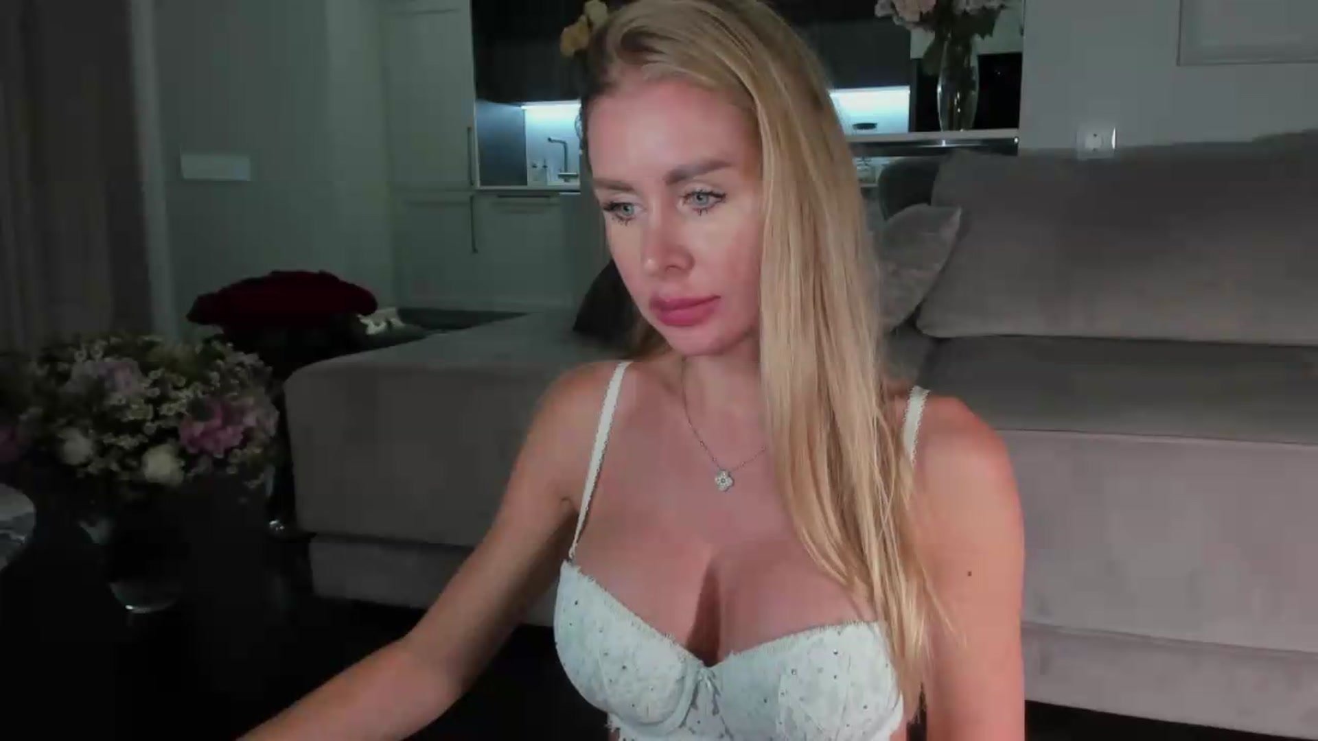 Gallery image thumbnail from Smart_Cat's myfreecams stream on, 05/26/2026, 02:07 image 15 of 20