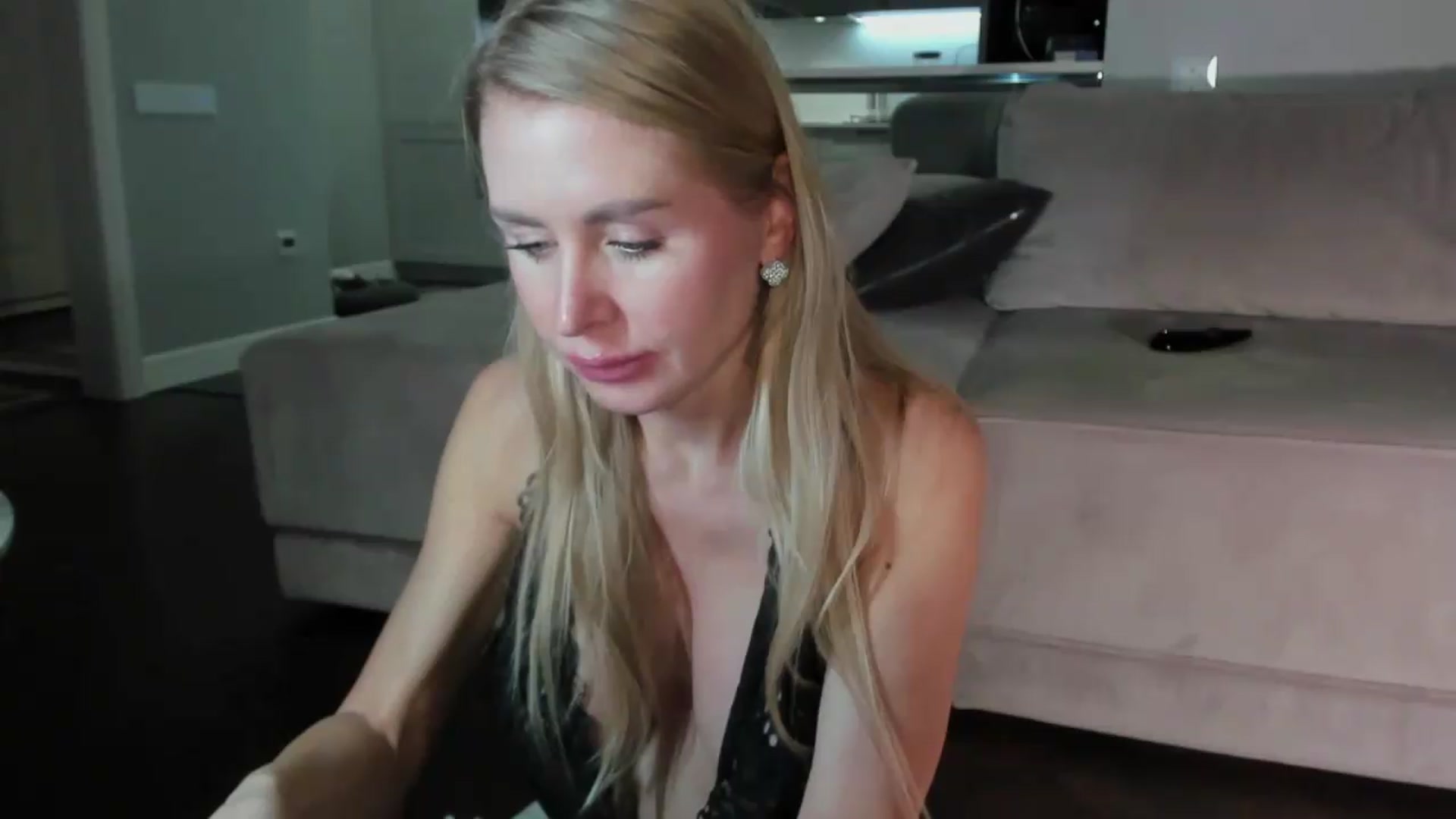 Gallery image thumbnail from Smart_Cat's myfreecams stream on, 06/03/2026, 03:01 image 9 of 20