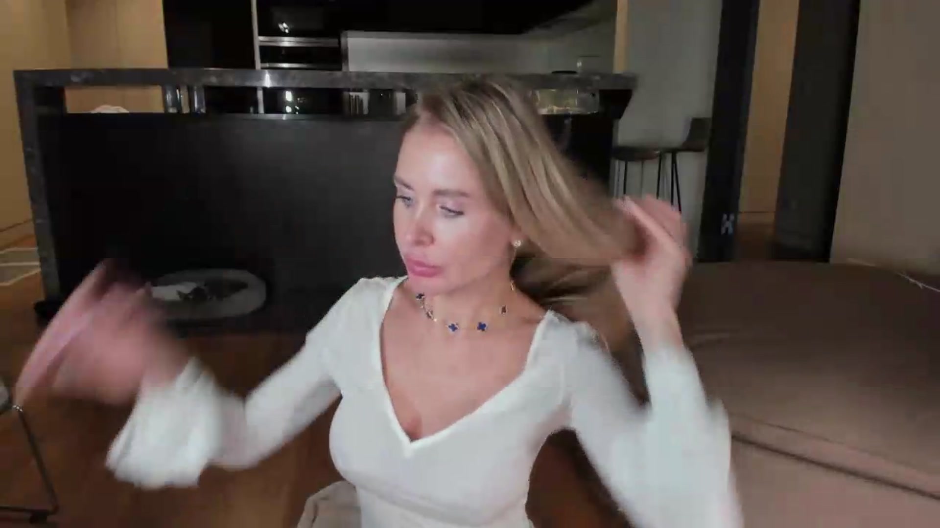 Gallery image thumbnail from Smart_Cat's myfreecams stream on, 07/16/2026, 03:07 image 2 of 20
