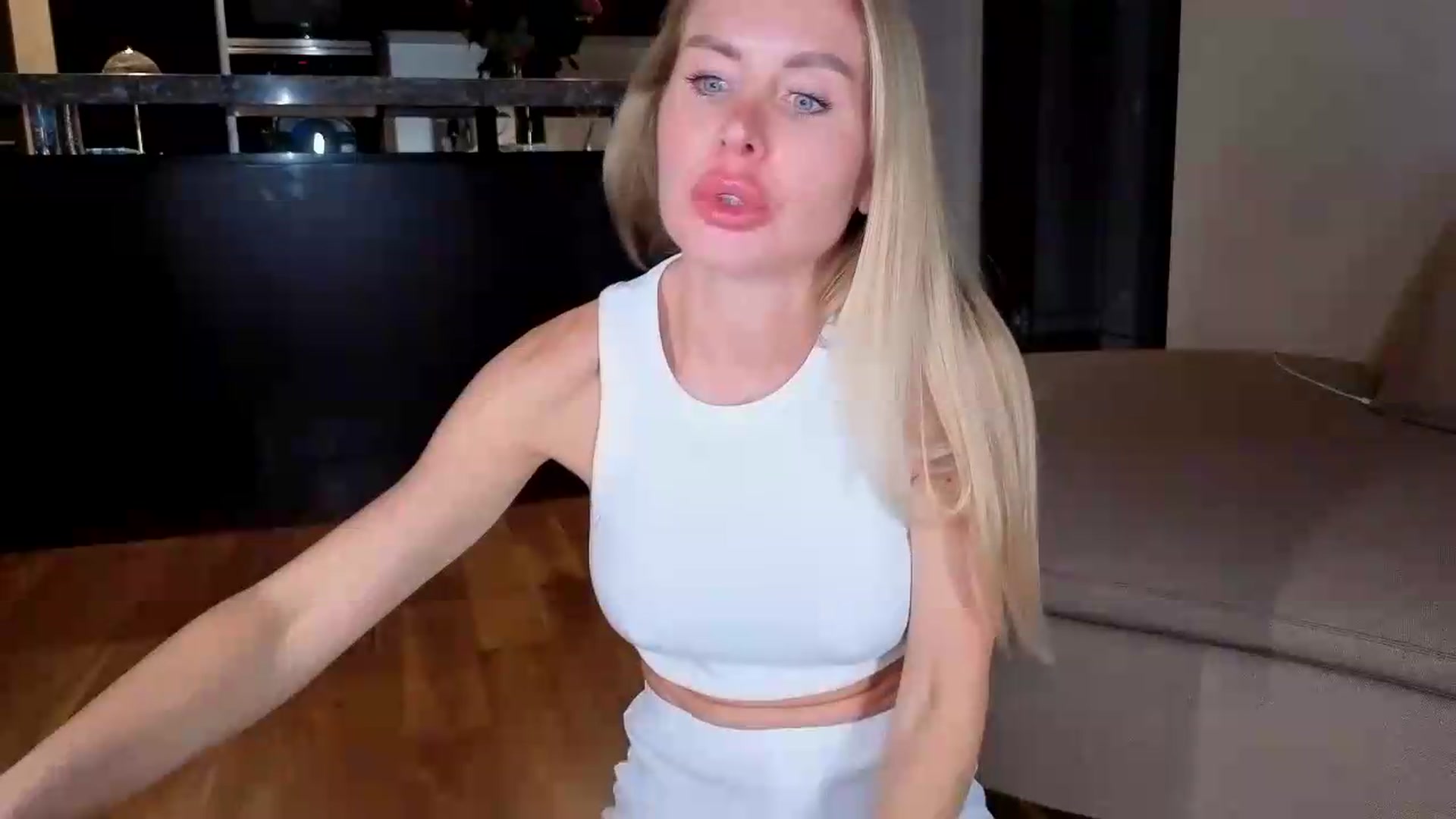 Gallery image thumbnail from Smart_Cat's myfreecams stream on, 07/29/2026, 01:59 image 6 of 20