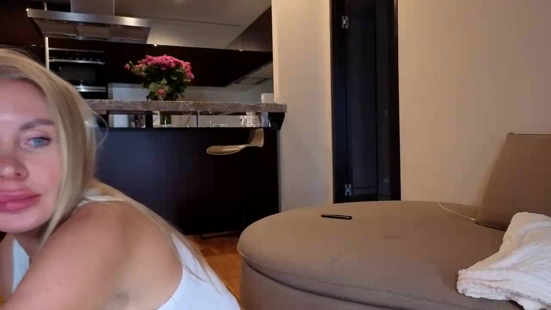 Gallery image thumbnail from Smart_Cat's myfreecams stream on, 07/29/2026, 03:27 image 5 of 20