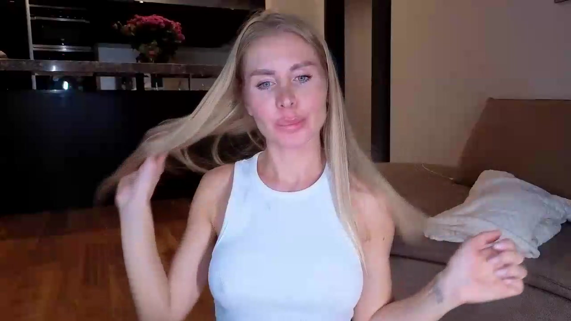 Gallery image thumbnail from Smart_Cat's myfreecams stream on, 07/29/2026, 03:27 image 7 of 20