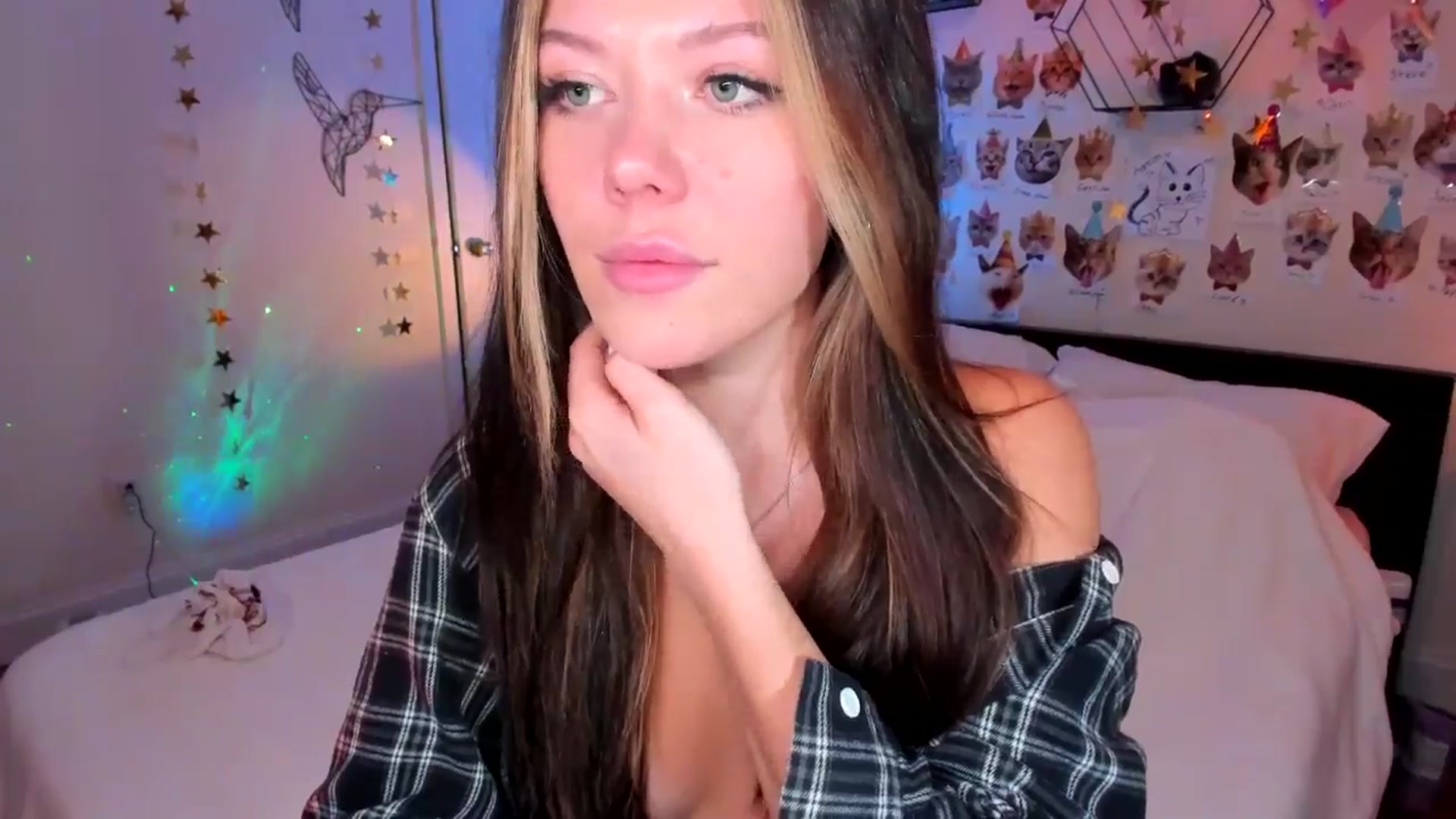 Gallery image thumbnail from SmashedPotato's myfreecams stream on, 01/10/2025, 08:07 image 19 of 20