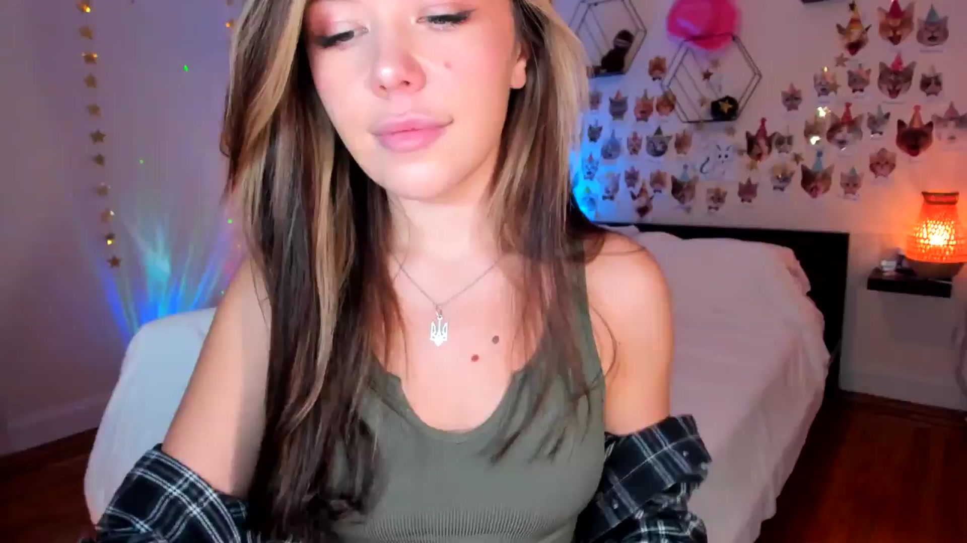 Gallery image thumbnail from SmashedPotato's myfreecams stream on, 01/11/2025, 02:39 image 16 of 20