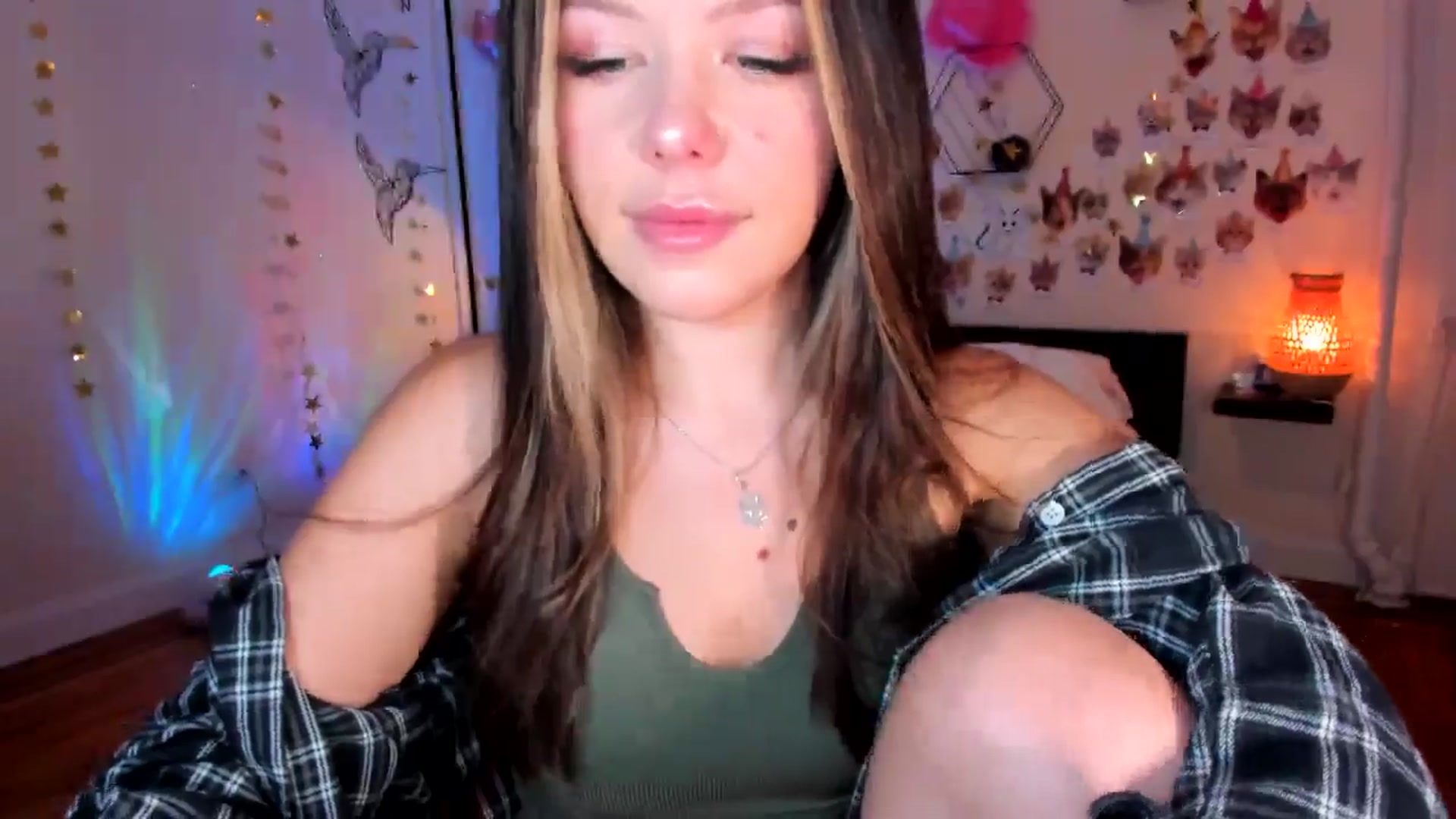 Gallery image thumbnail from SmashedPotato's myfreecams stream on, 01/11/2025, 02:39 image 2 of 20