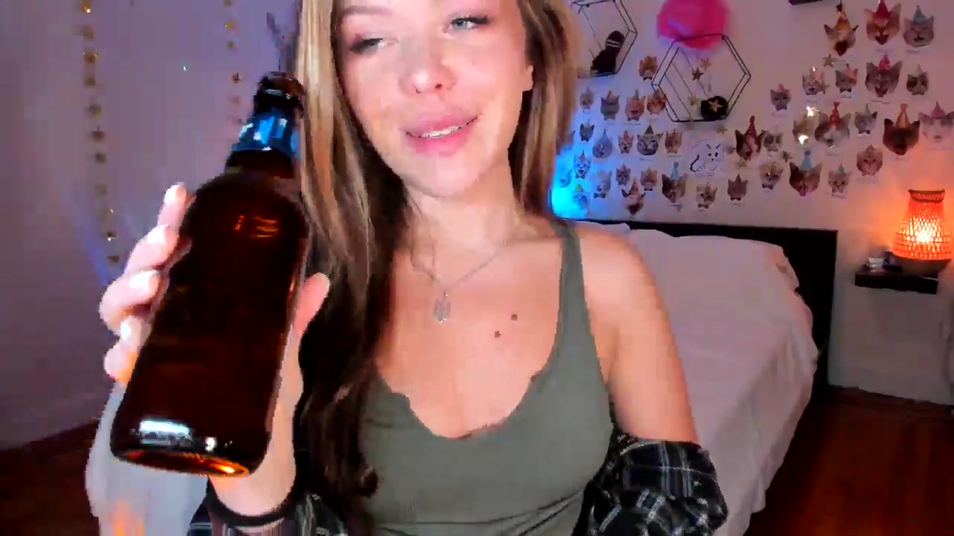 Gallery image thumbnail from SmashedPotato's myfreecams stream on, 01/11/2025, 02:39 image 17 of 20