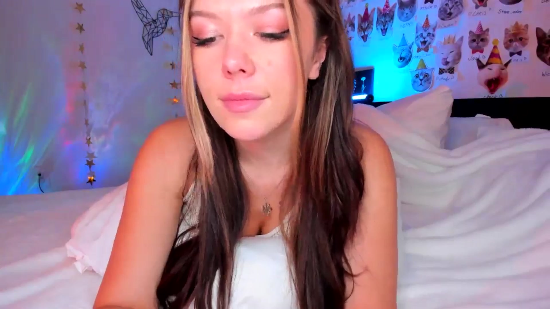 Gallery image thumbnail from SmashedPotato's myfreecams stream on, 01/11/2025, 06:38 image 11 of 20
