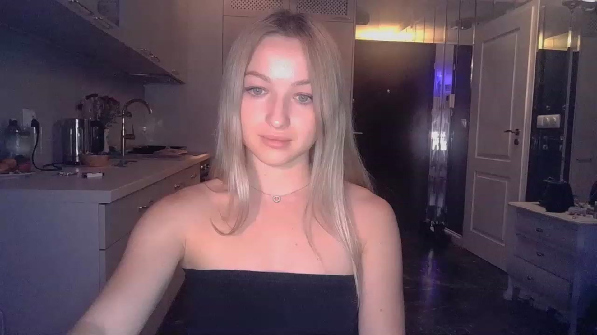 Gallery image thumbnail from Smexgrex's myfreecams stream on, 12/04/2022, 15:58 image 4 of 20
