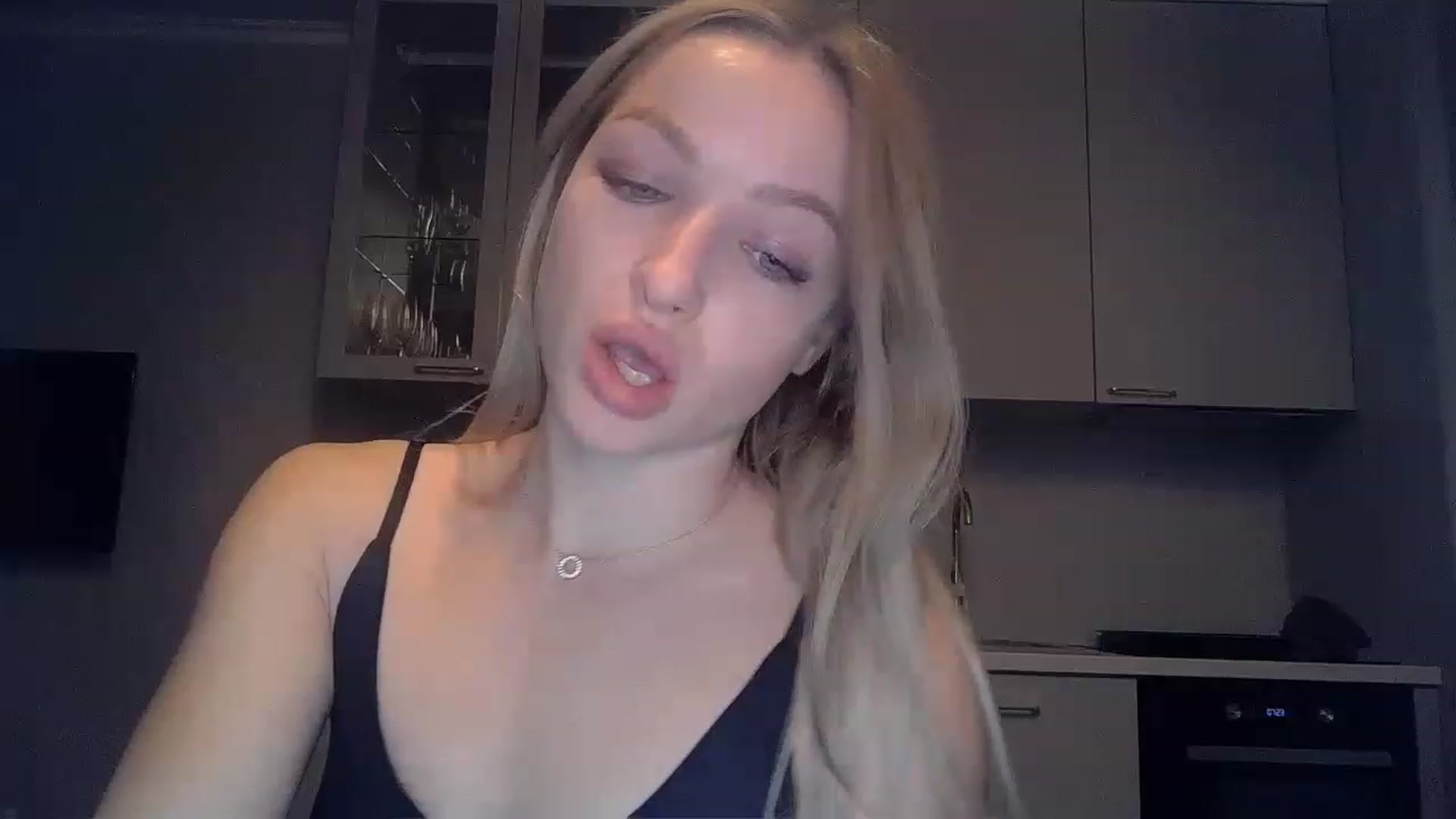 Gallery image thumbnail from Smexgrex's myfreecams stream on, 12/09/2022, 16:43 image 13 of 20