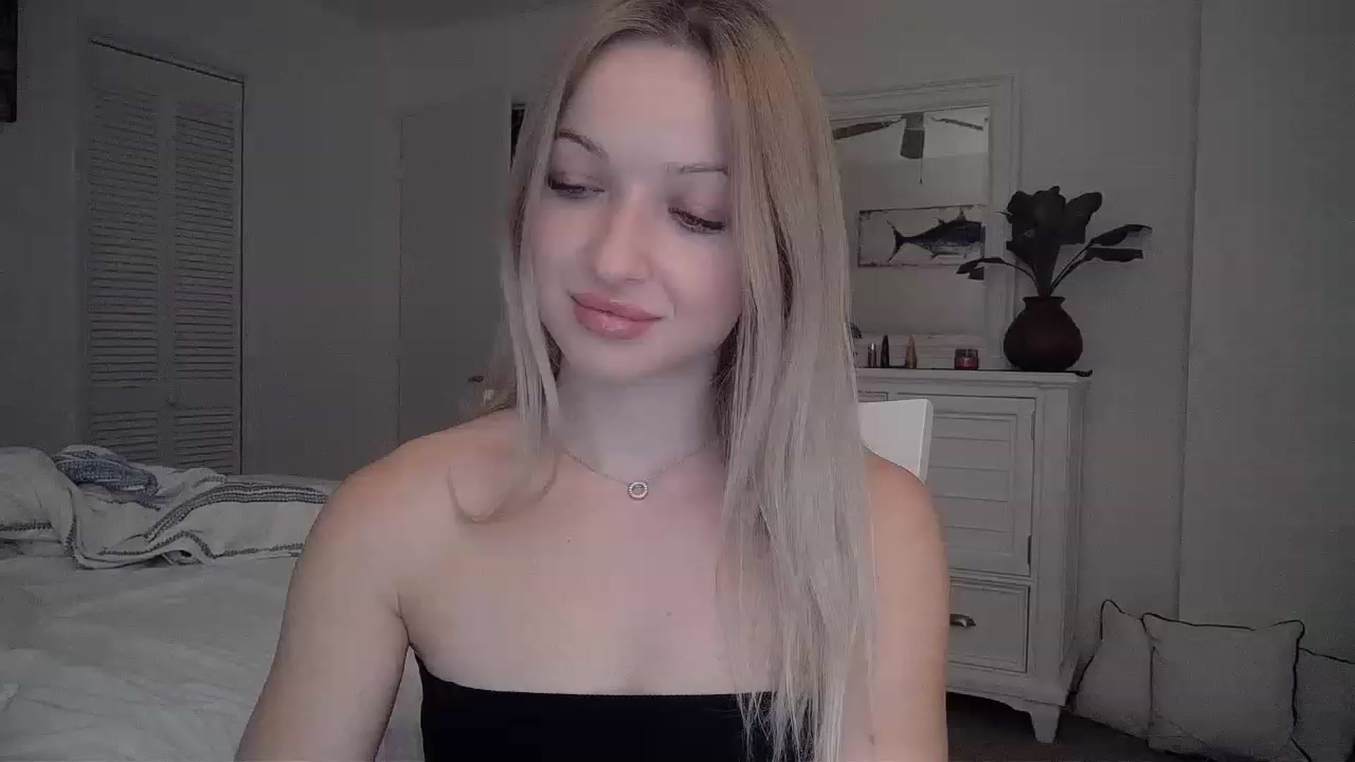 Gallery image thumbnail from Smexgrex's myfreecams stream on, 12/28/2022, 04:30 image 3 of 20
