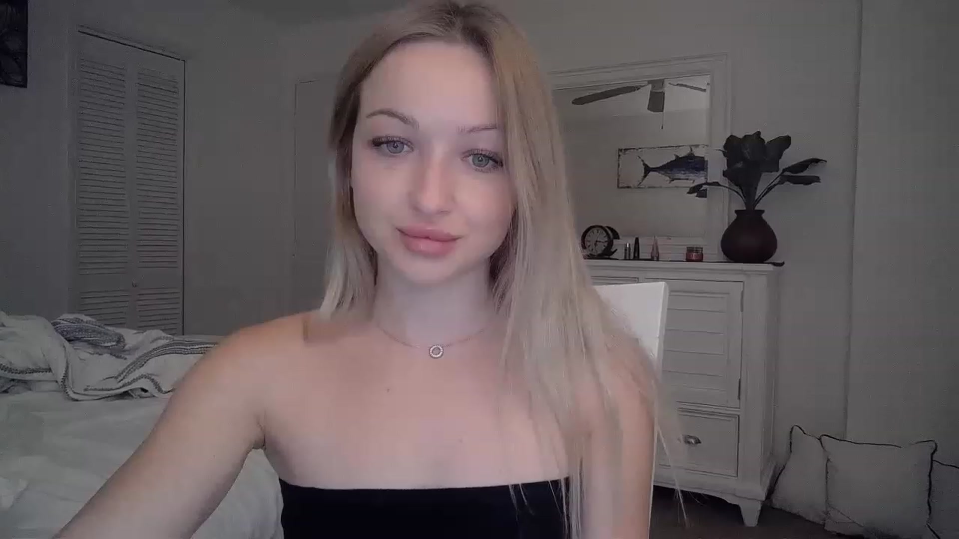 Gallery image thumbnail from Smexgrex's myfreecams stream on, 12/28/2022, 04:30 image 6 of 20