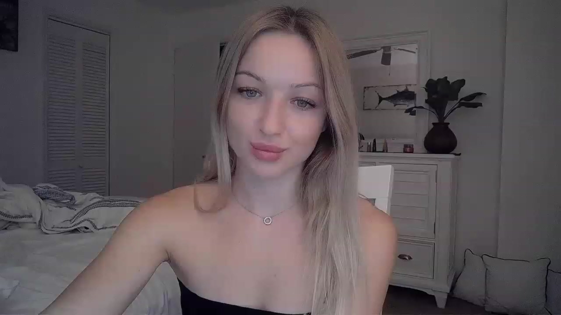 Gallery image thumbnail from Smexgrex's myfreecams stream on, 12/28/2022, 04:30 image 4 of 20
