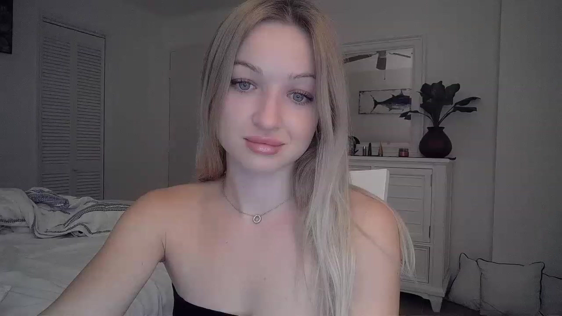 Gallery image thumbnail from Smexgrex's myfreecams stream on, 12/28/2022, 04:30 image 2 of 20