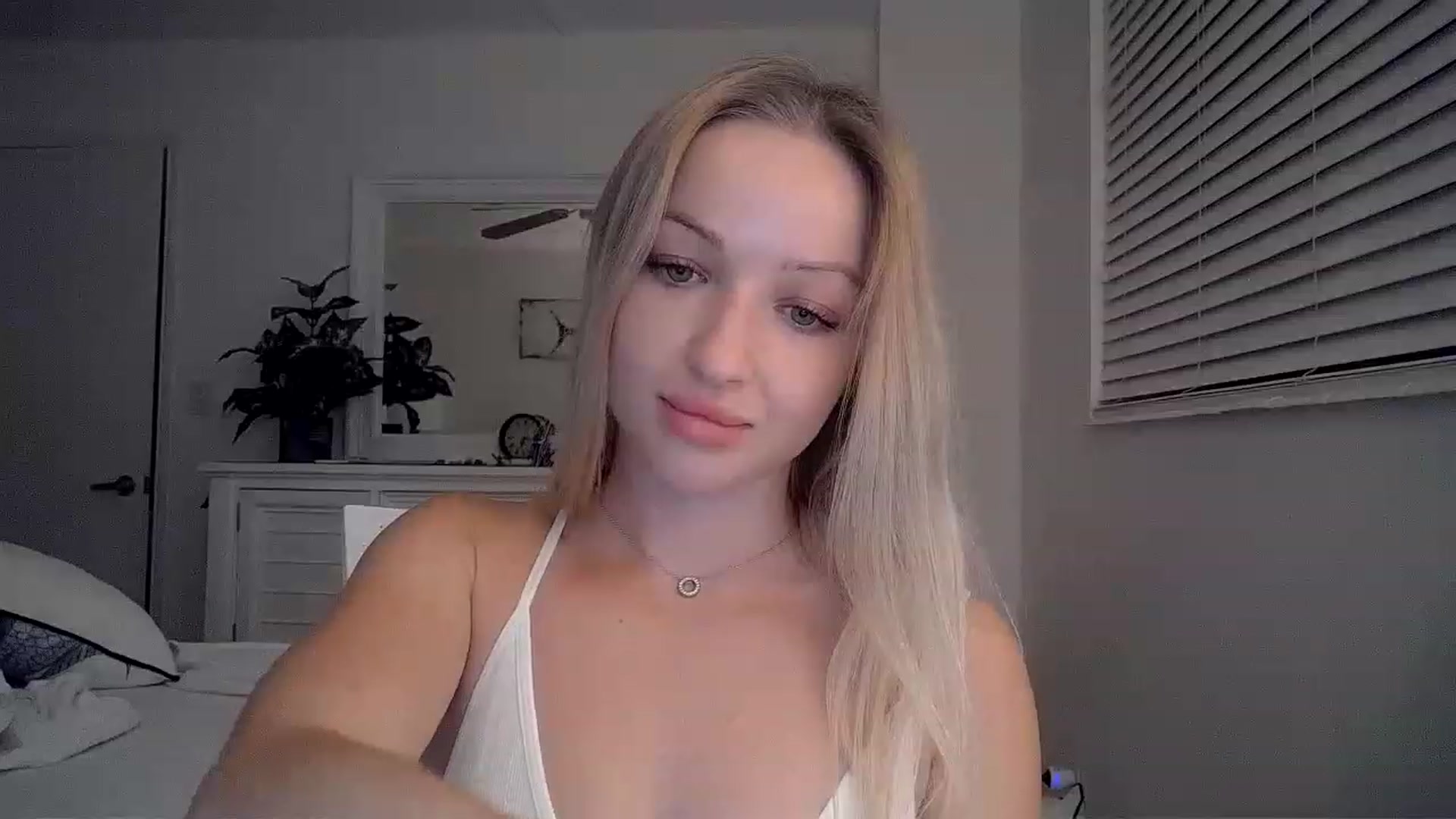 Gallery image thumbnail from Smexgrex's myfreecams stream on, 01/16/2023, 24:26 image 7 of 20