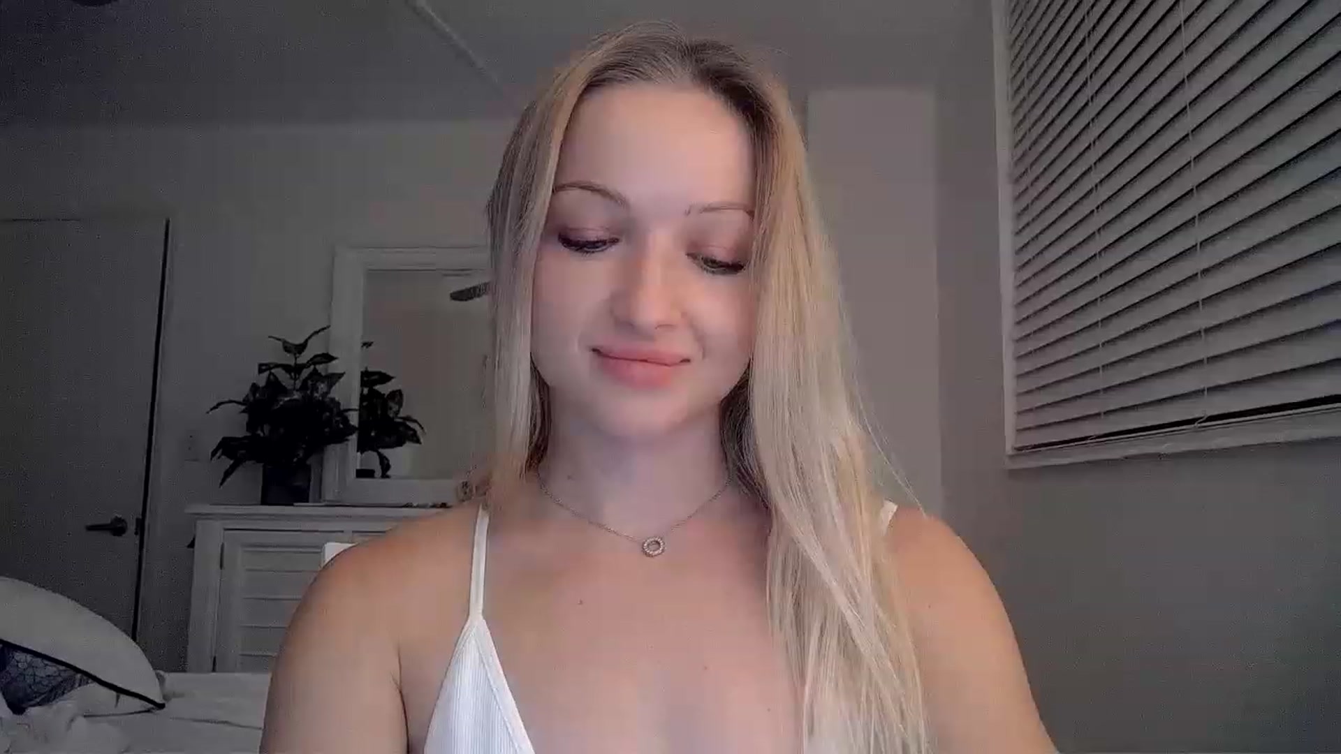 Gallery image thumbnail from Smexgrex's myfreecams stream on, 01/16/2023, 24:26 image 13 of 20