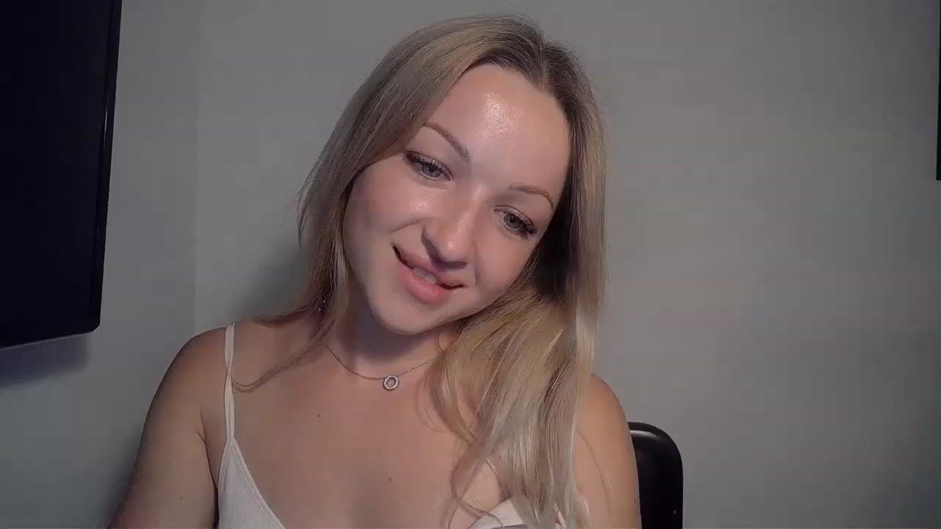 Gallery image thumbnail from Smexgrex's myfreecams stream on, 01/21/2023, 24:55 image 17 of 20