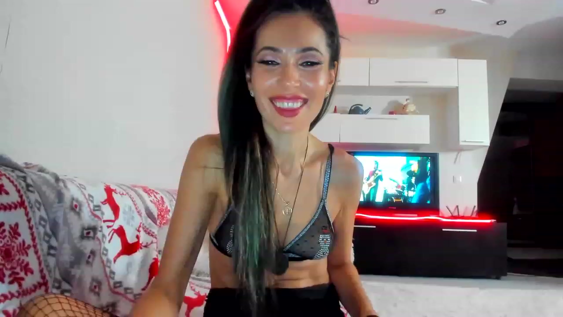 Gallery image thumbnail from SmileItsXMAS's myfreecams stream on, 12/24/2022, 01:56 image 15 of 20