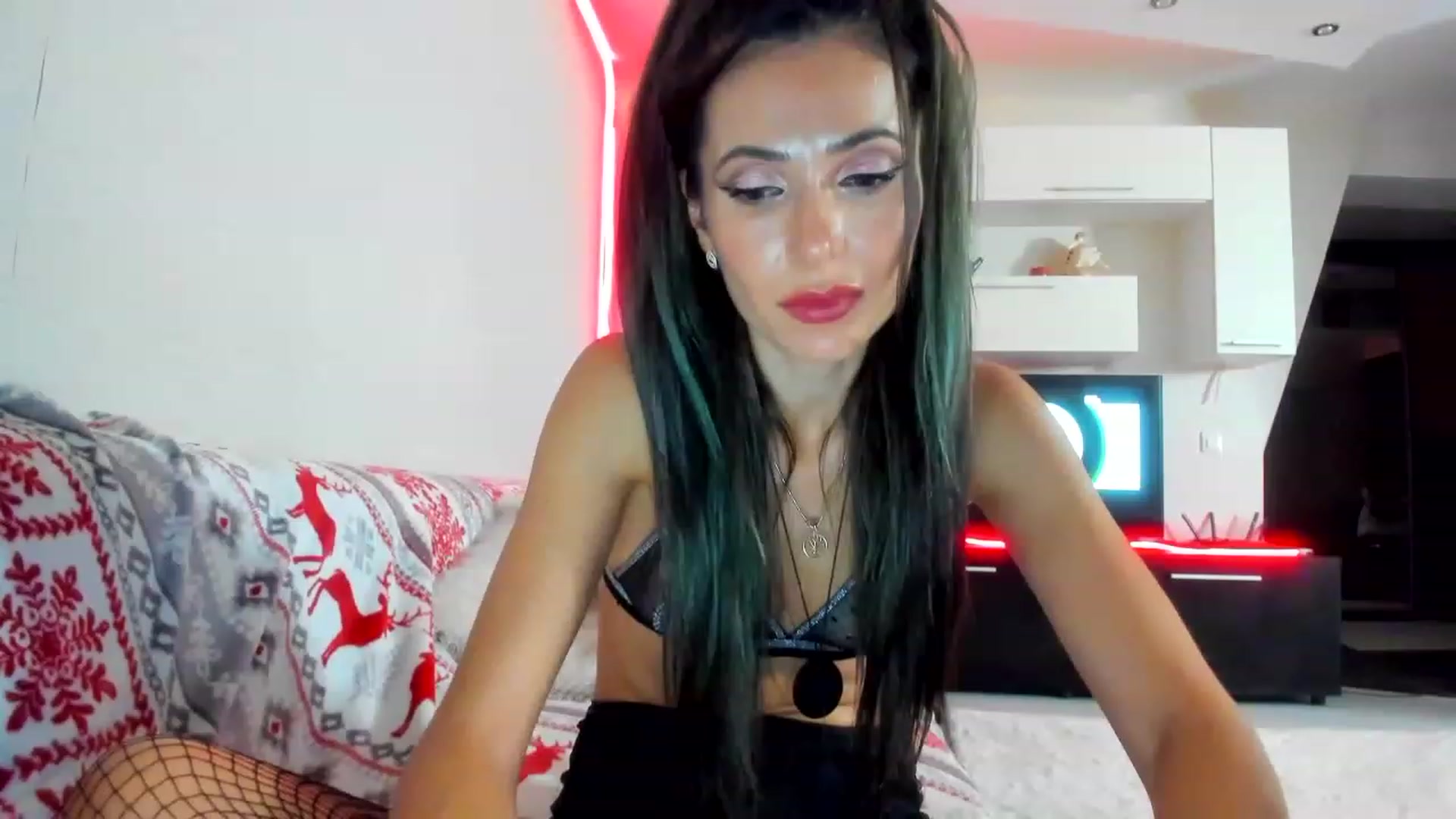 Gallery image thumbnail from SmileItsXMAS's myfreecams stream on, 12/24/2022, 01:56 image 12 of 20