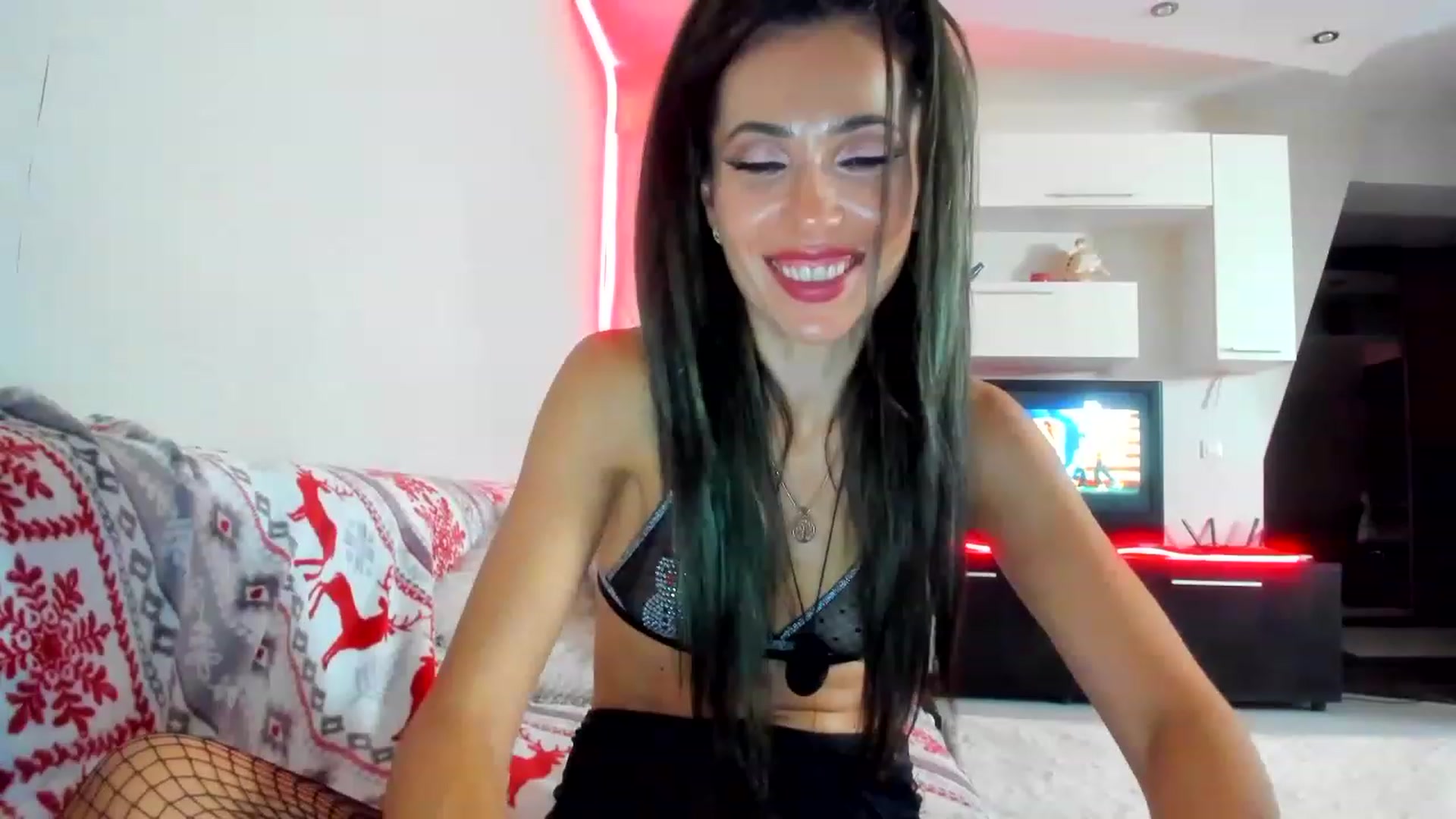 Gallery image thumbnail from SmileItsXMAS's myfreecams stream on, 12/24/2022, 01:56 image 13 of 20
