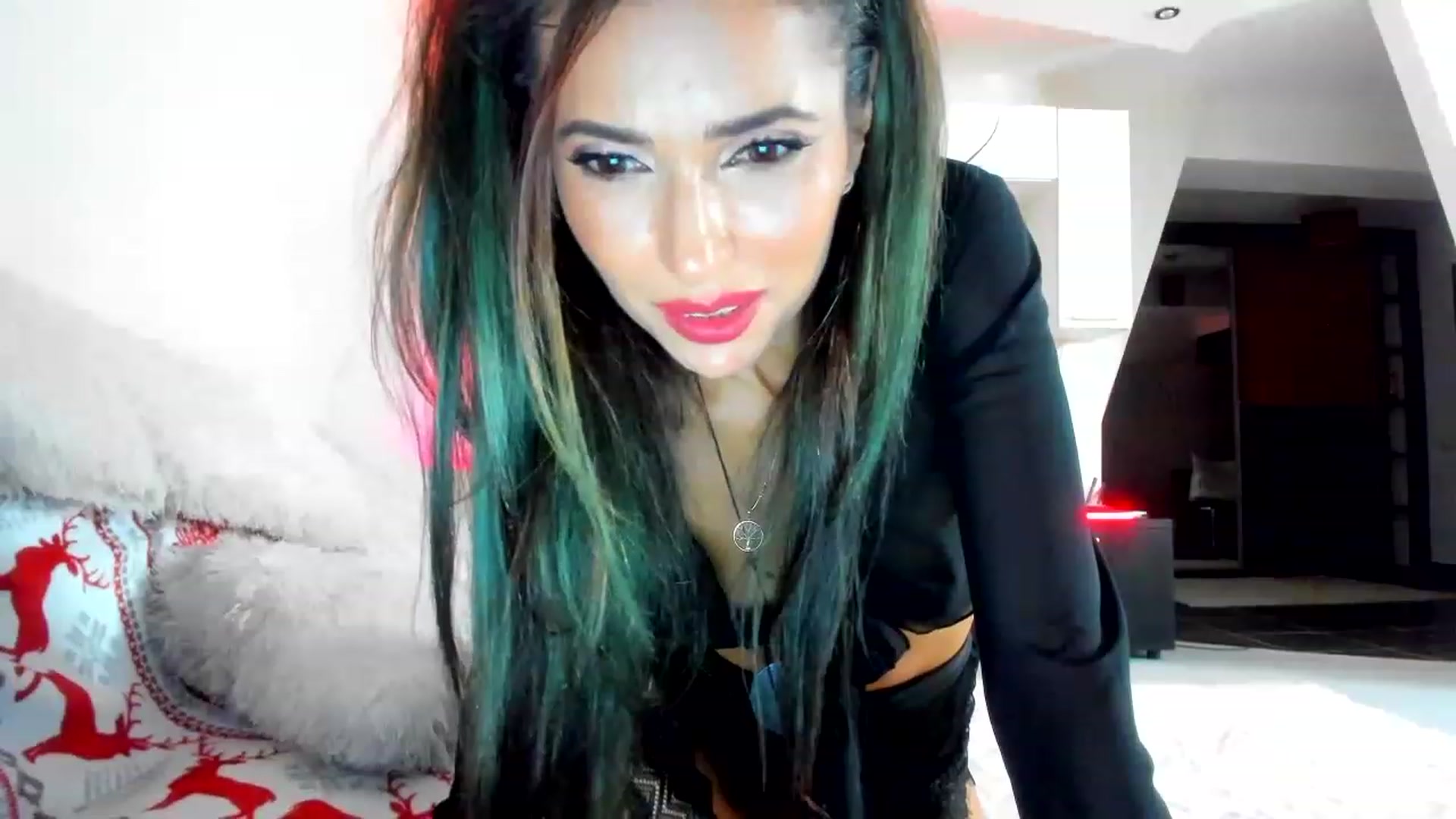 Gallery image thumbnail from Smiley4Santa's myfreecams stream on, 12/21/2022, 02:39 image 7 of 20