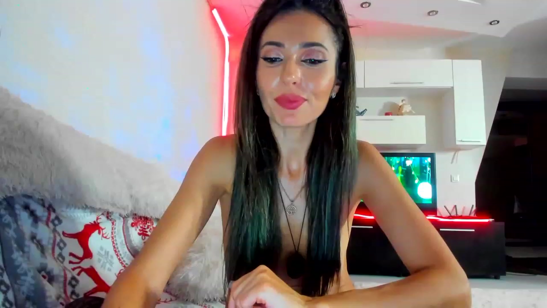 Gallery image thumbnail from Smiley4Santa's myfreecams stream on, 12/21/2022, 05:53 image 12 of 20