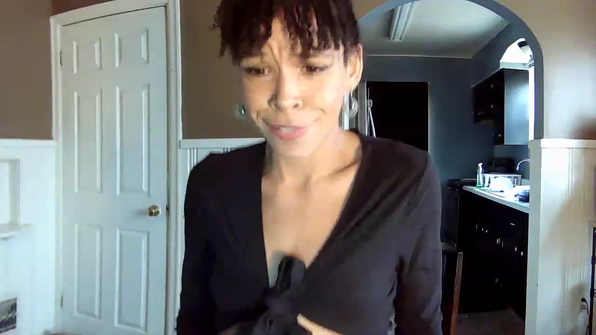 Gallery image thumbnail from SmileyAngel44's myfreecams stream on, 11/25/2022, 15:50 image 18 of 20