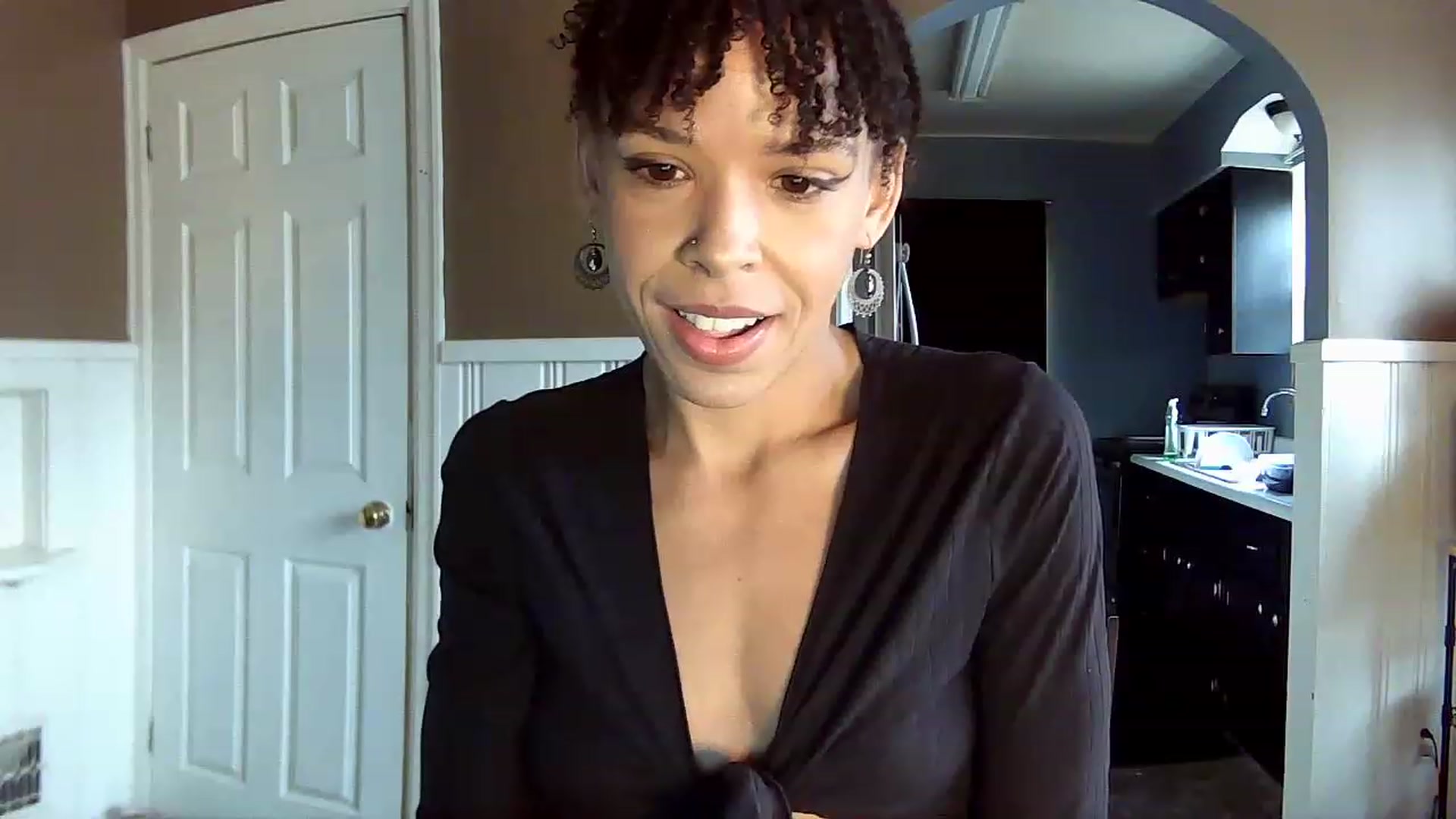 Gallery image thumbnail from SmileyAngel44's myfreecams stream on, 11/25/2022, 15:50 image 13 of 20