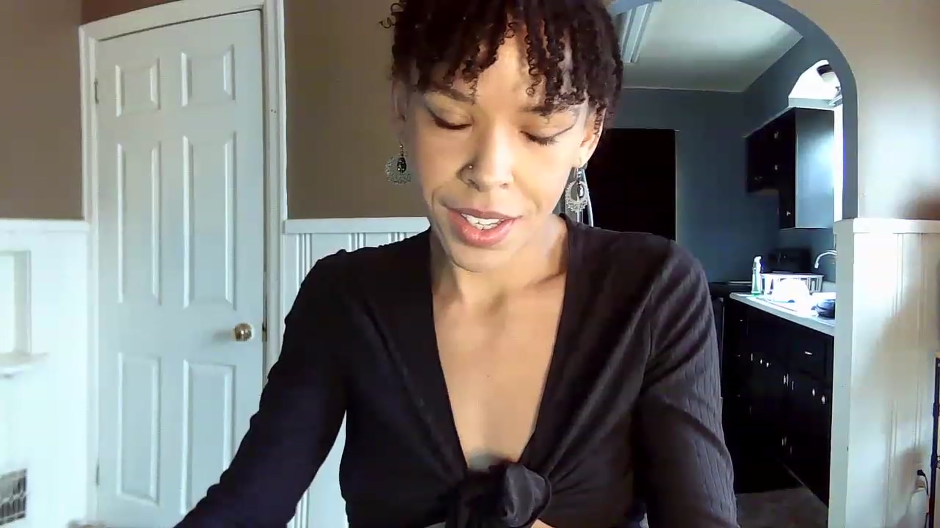 Gallery image thumbnail from SmileyAngel44's myfreecams stream on, 11/25/2022, 15:50 image 12 of 20
