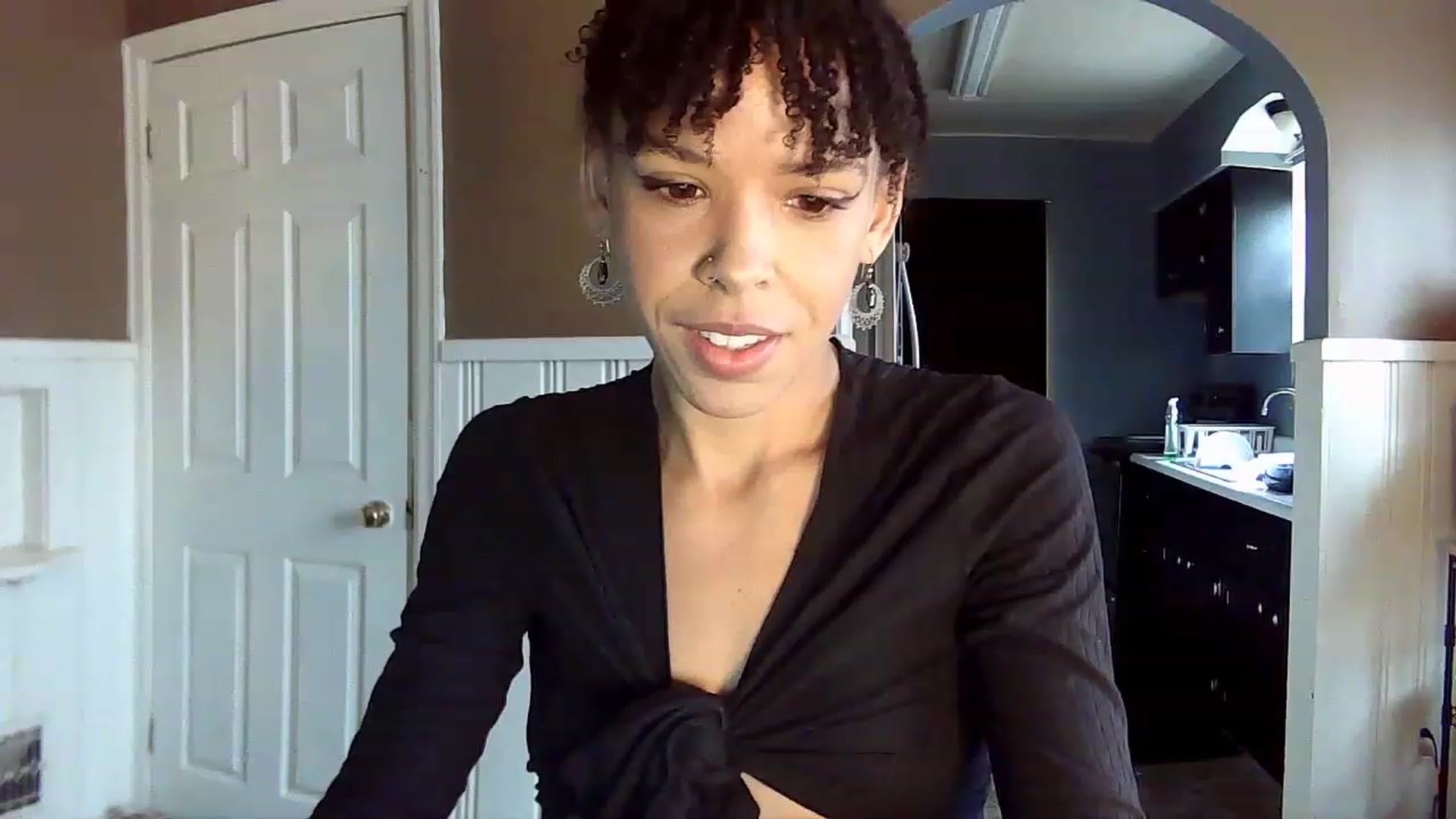 Gallery image thumbnail from SmileyAngel44's myfreecams stream on, 11/25/2022, 15:50 image 1 of 20