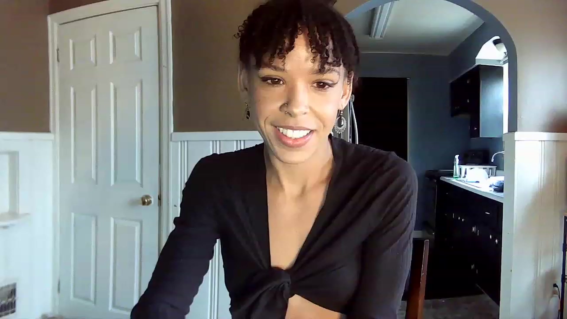 Gallery image thumbnail from SmileyAngel44's myfreecams stream on, 11/25/2022, 15:50 image 3 of 20