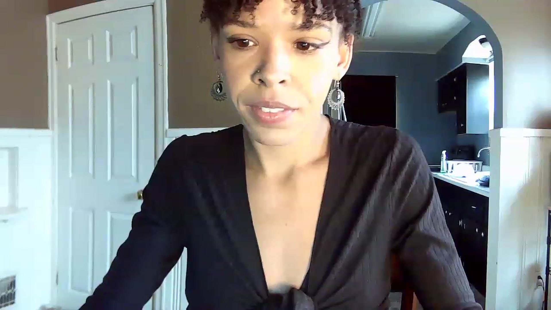 Gallery image thumbnail from SmileyAngel44's myfreecams stream on, 11/25/2022, 15:50 image 11 of 20