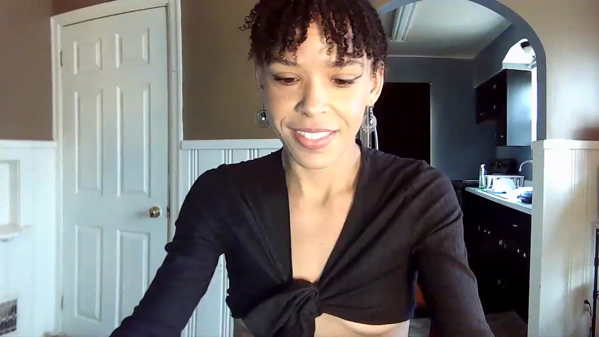 Gallery image thumbnail from SmileyAngel44's myfreecams stream on, 11/25/2022, 15:50 image 7 of 20