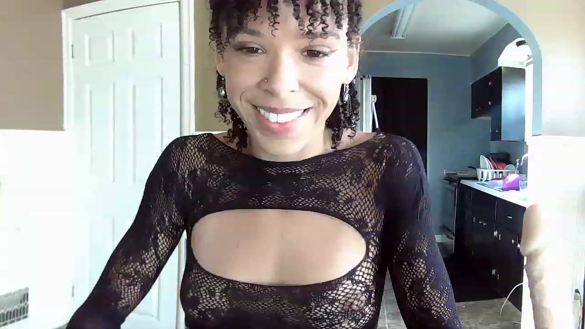 Gallery image thumbnail from SmileyAngel44's myfreecams stream on, 12/01/2022, 16:06 image 1 of 20