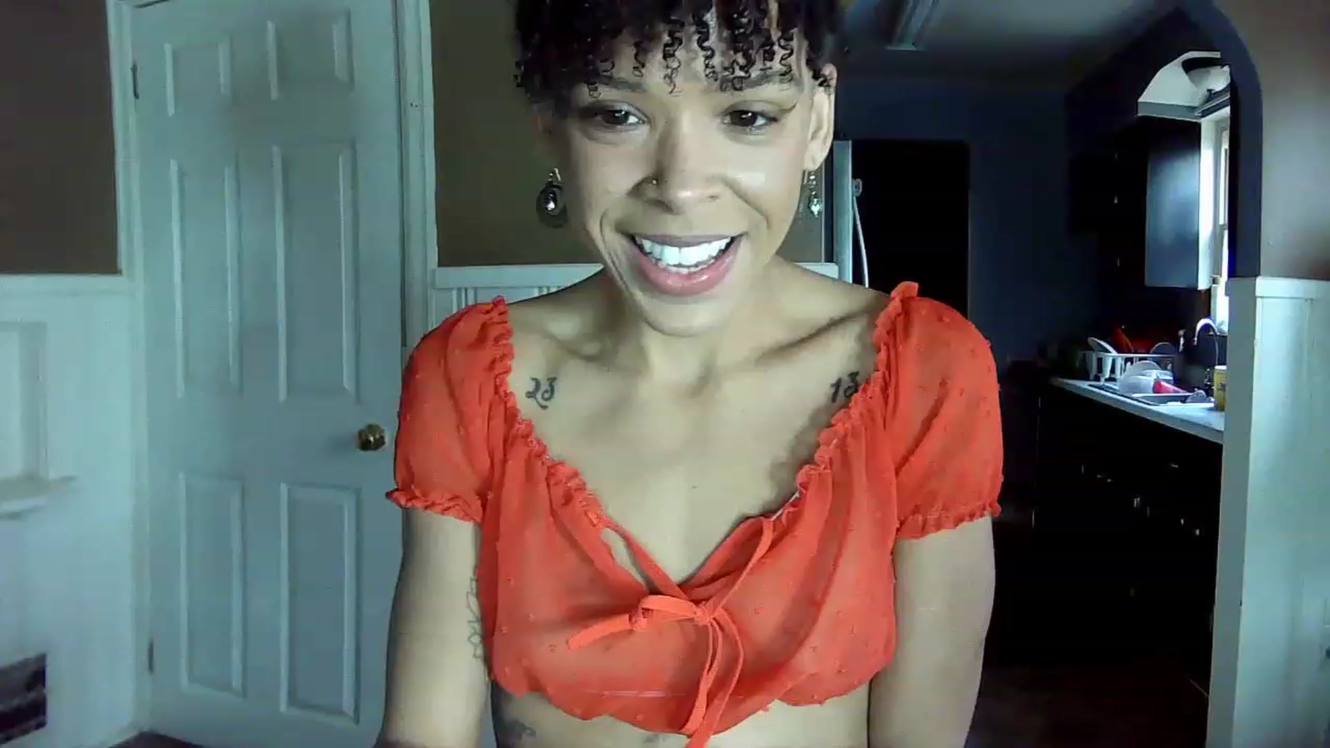 Gallery image thumbnail from SmileyAngel44's myfreecams stream on, 12/02/2022, 15:00 image 11 of 20