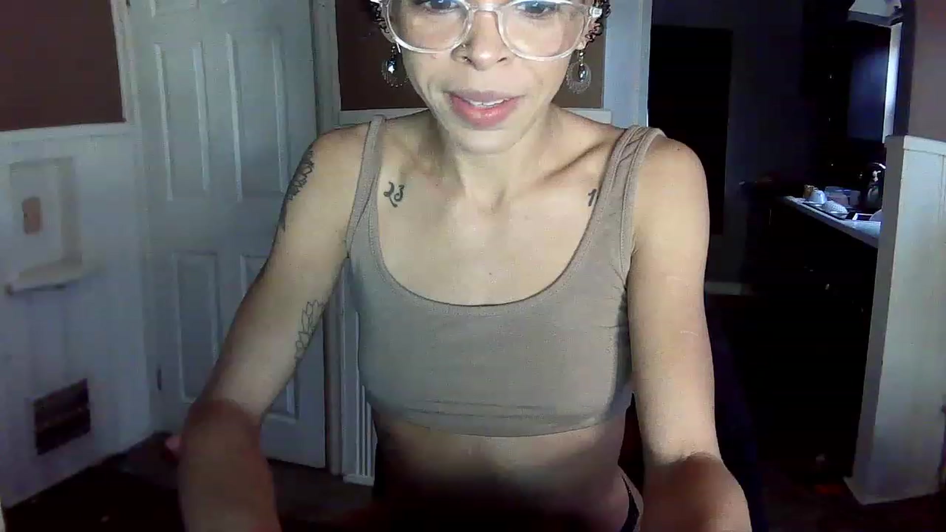 Gallery image thumbnail from SmileyAngel44's myfreecams stream on, 12/06/2022, 14:04 image 11 of 20