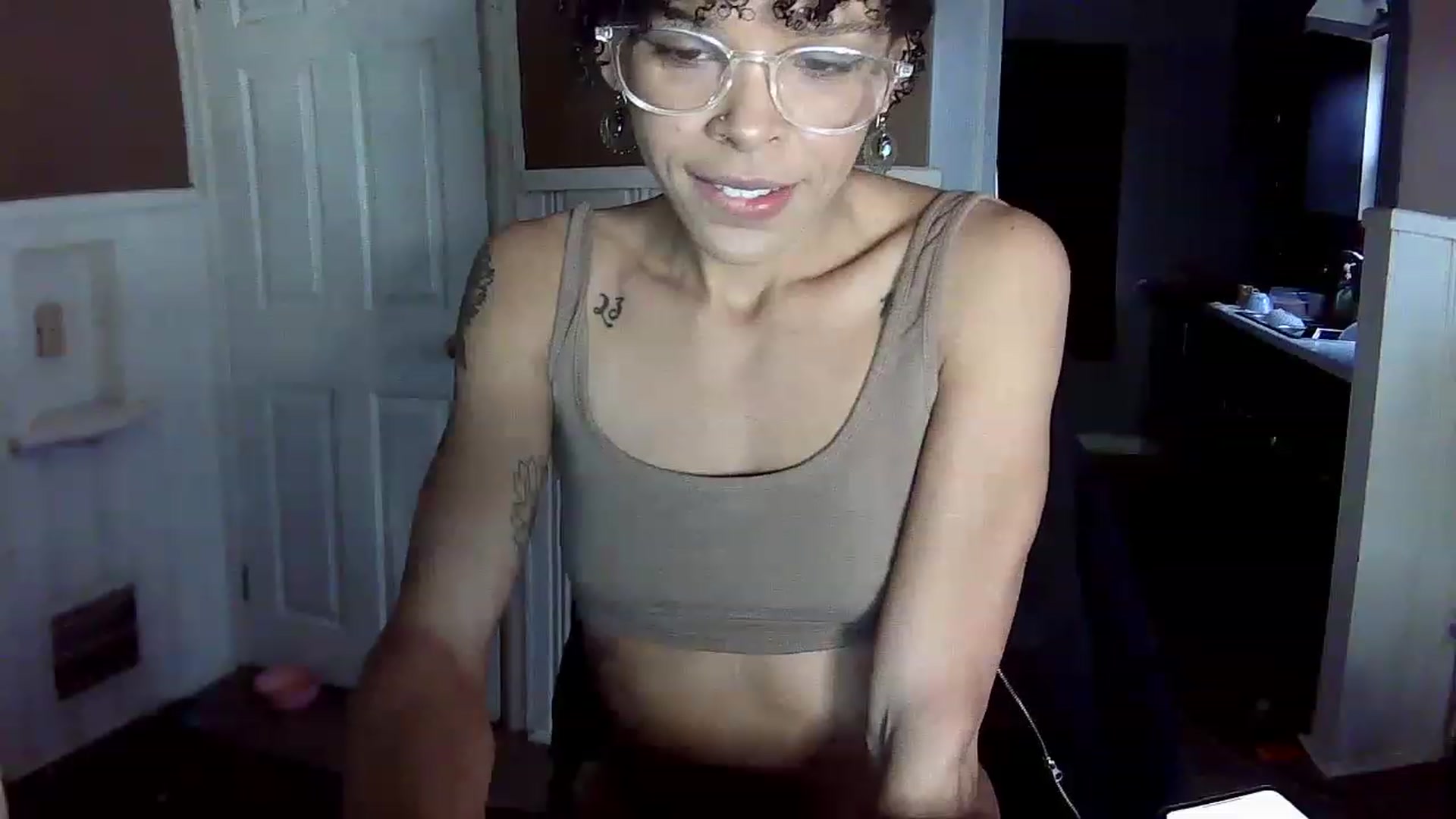 Gallery image thumbnail from SmileyAngel44's myfreecams stream on, 12/06/2022, 14:04 image 4 of 20