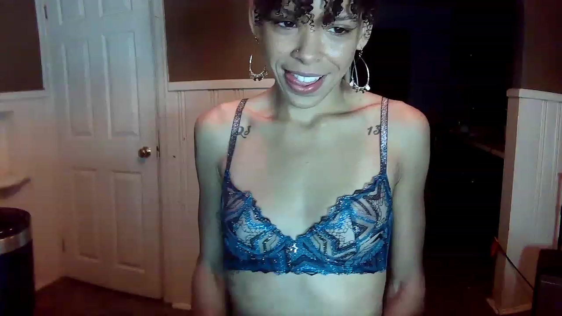 Gallery image thumbnail from SmileyAngel44's myfreecams stream on, 12/07/2022, 11:24 image 15 of 20