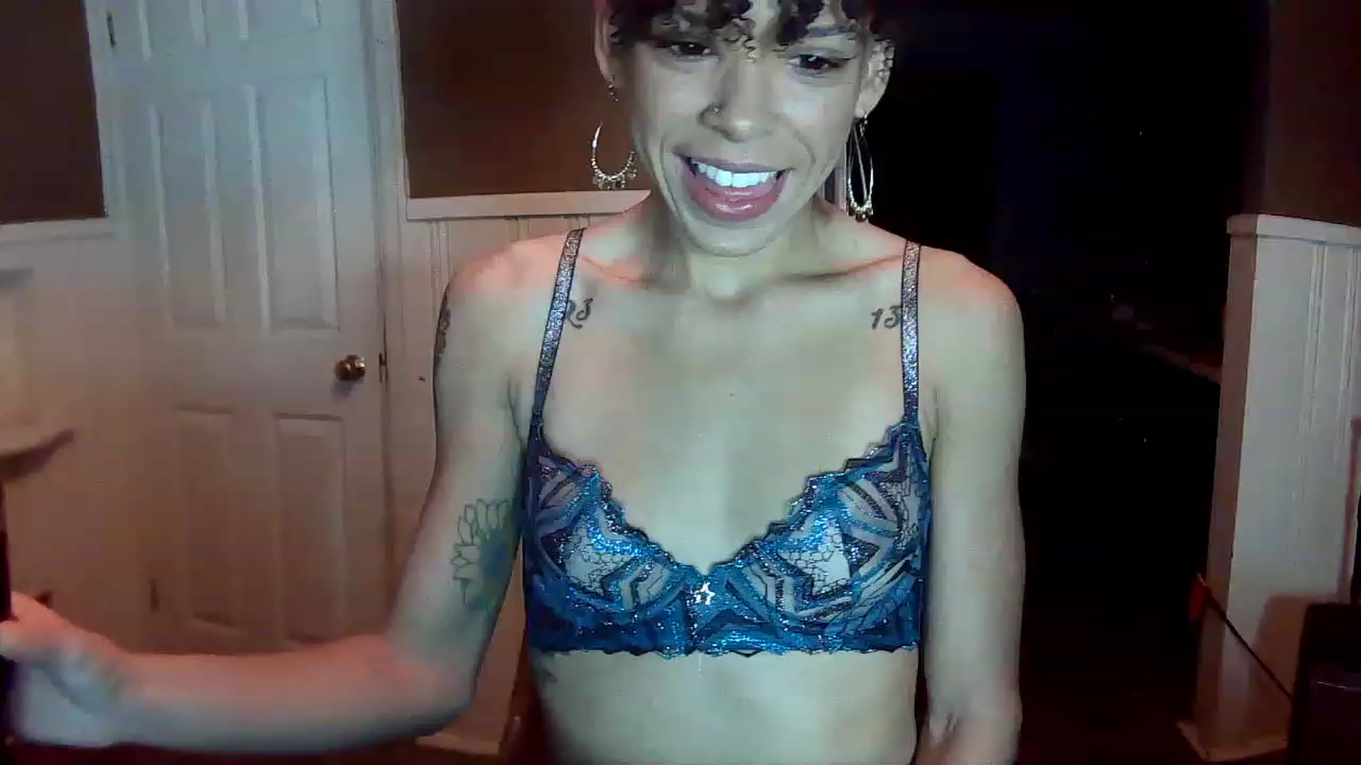 Gallery image thumbnail from SmileyAngel44's myfreecams stream on, 12/07/2022, 11:24 image 5 of 20