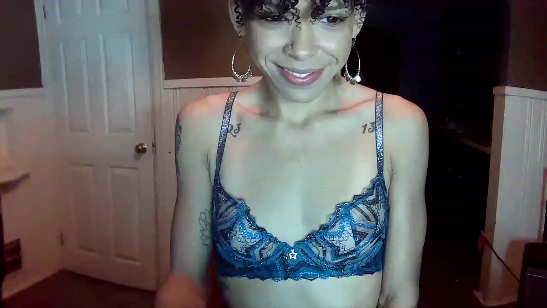Gallery image thumbnail from SmileyAngel44's myfreecams stream on, 12/07/2022, 11:24 image 4 of 20