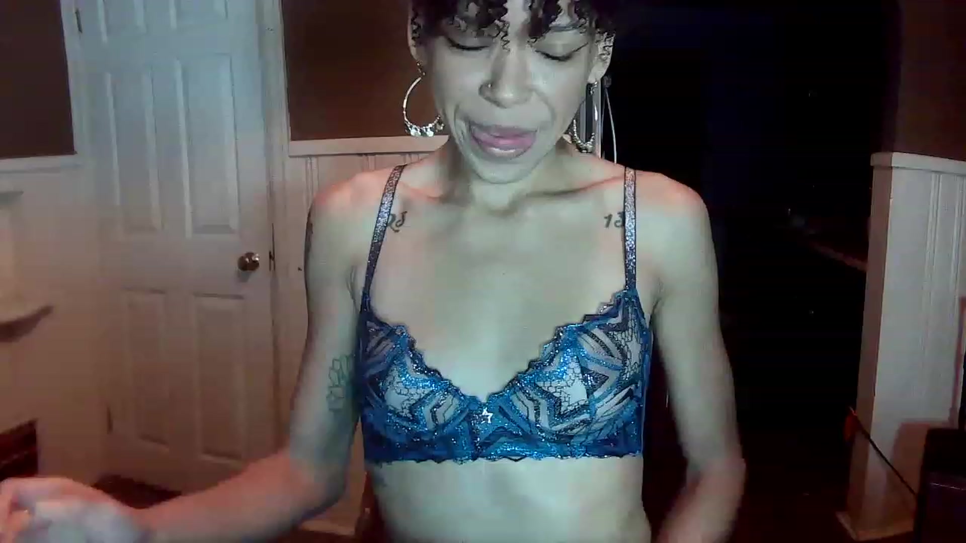 Gallery image thumbnail from SmileyAngel44's myfreecams stream on, 12/07/2022, 11:24 image 3 of 20