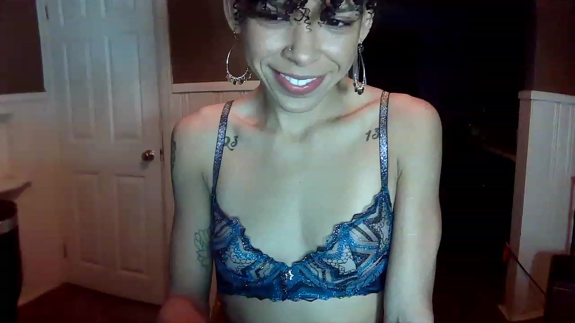 Gallery image thumbnail from SmileyAngel44's myfreecams stream on, 12/07/2022, 11:24 image 8 of 20
