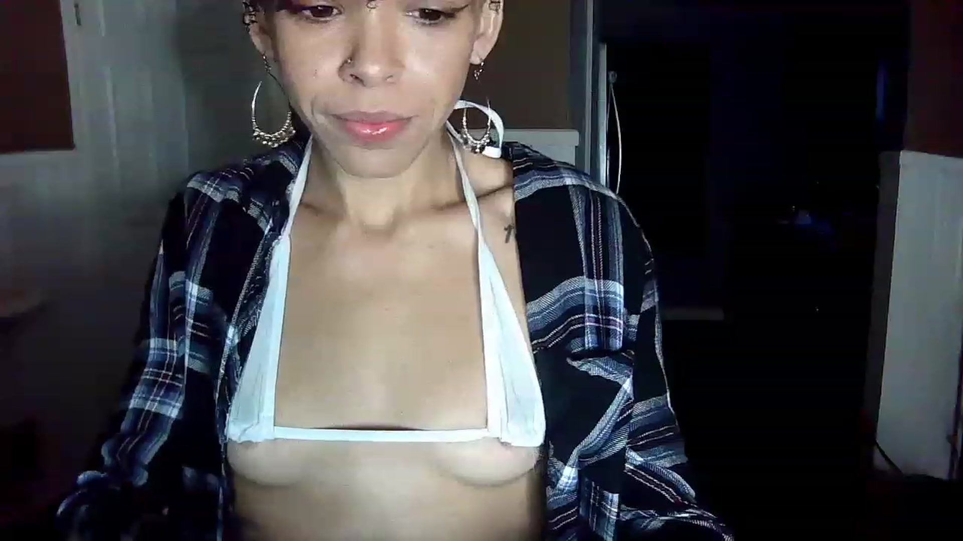 Gallery image thumbnail from SmileyAngel44's myfreecams stream on, 12/07/2022, 13:00 image 10 of 20
