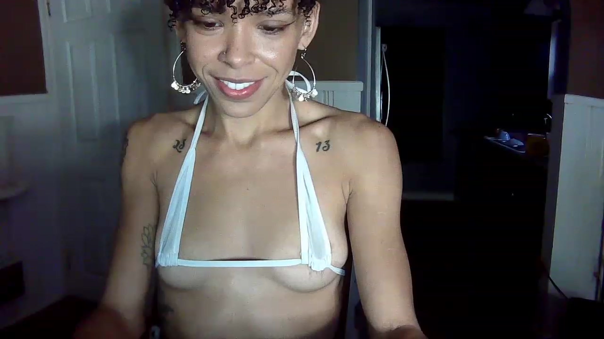 Gallery image thumbnail from SmileyAngel44's myfreecams stream on, 12/07/2022, 13:00 image 20 of 20