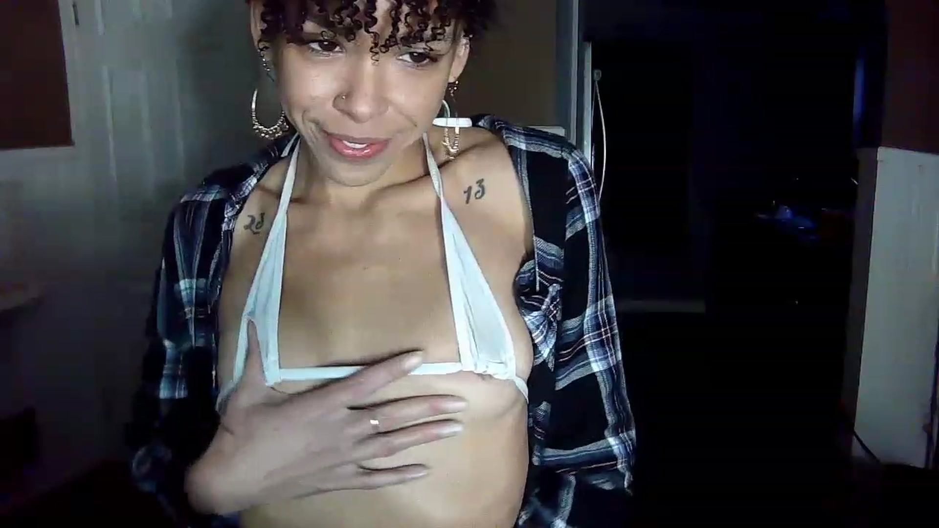 Gallery image thumbnail from SmileyAngel44's myfreecams stream on, 12/07/2022, 13:00 image 12 of 20