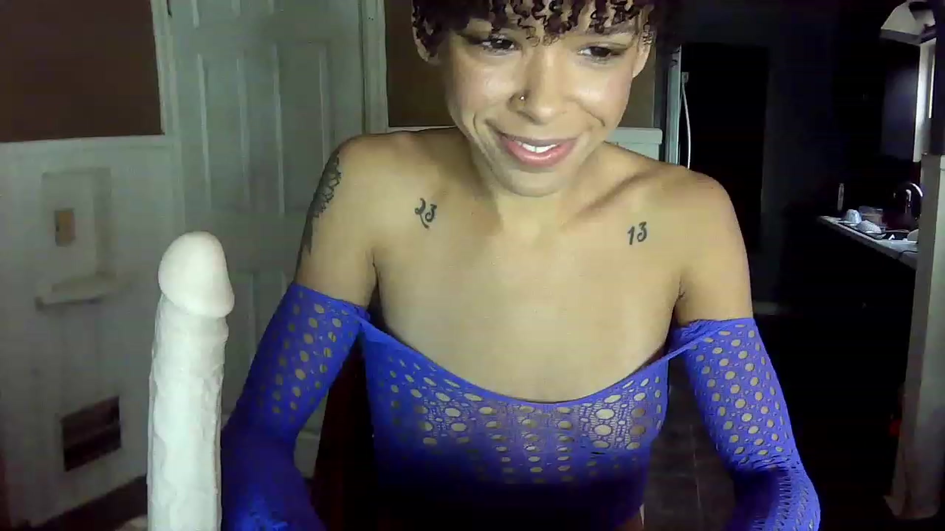 Gallery image thumbnail from SmileyAngel44's myfreecams stream on, 12/08/2022, 13:59 image 1 of 20