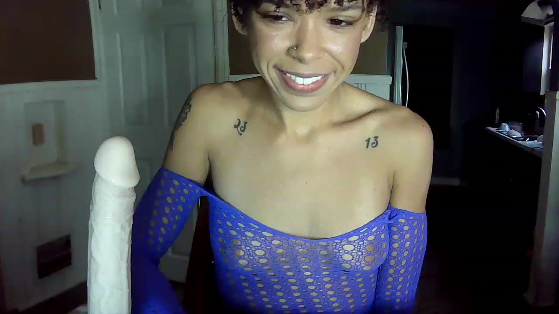 Gallery image thumbnail from SmileyAngel44's myfreecams stream on, 12/08/2022, 13:59 image 4 of 20