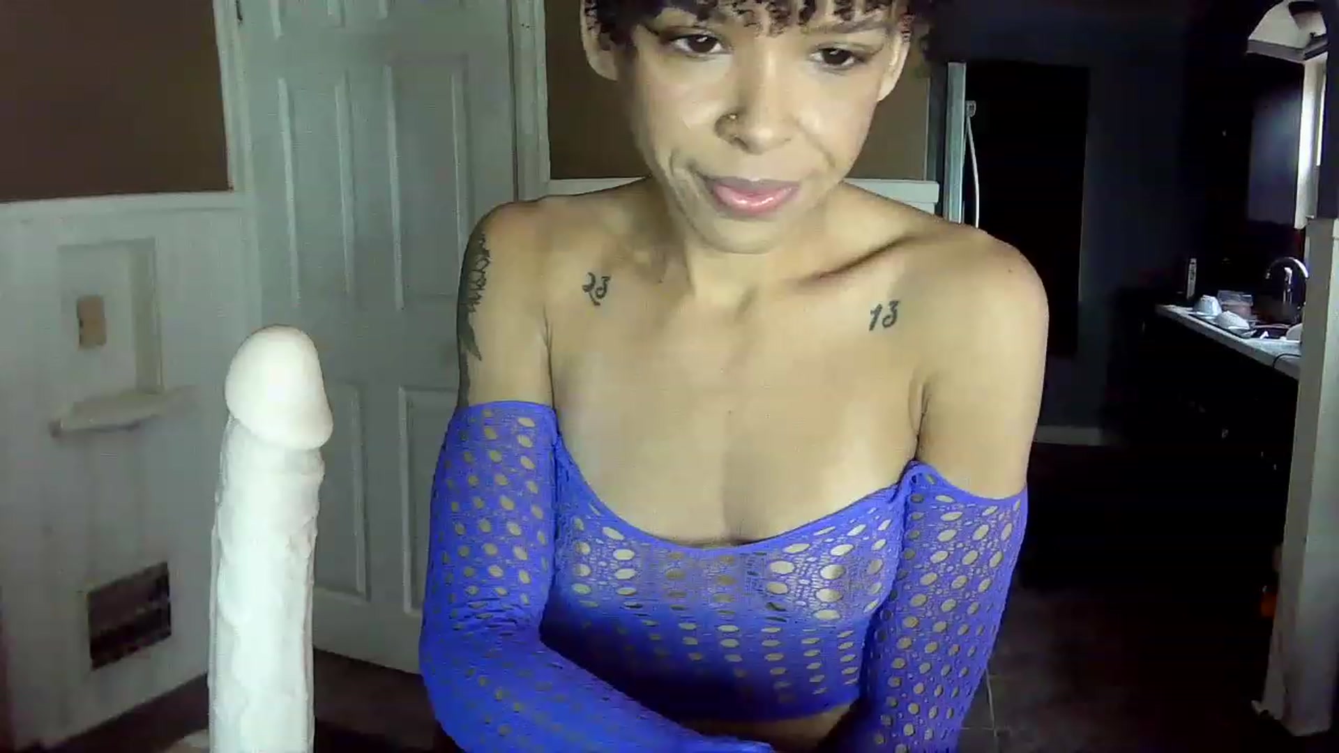 Gallery image thumbnail from SmileyAngel44's myfreecams stream on, 12/08/2022, 13:59 image 17 of 20