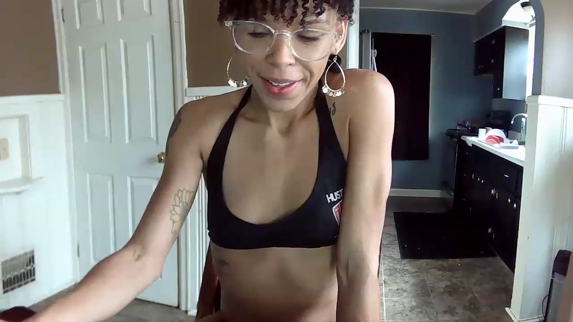 Gallery image thumbnail from SmileyAngel44's myfreecams stream on, 12/09/2022, 15:25 image 7 of 20
