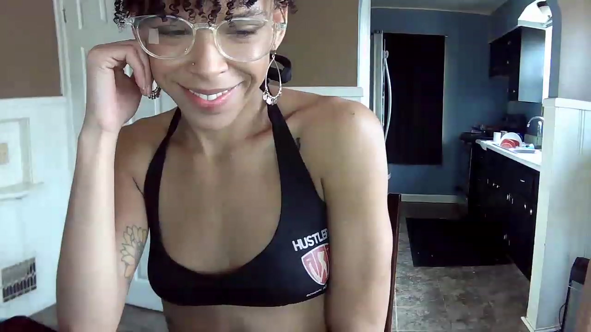 Gallery image thumbnail from SmileyAngel44's myfreecams stream on, 12/09/2022, 15:25 image 15 of 20